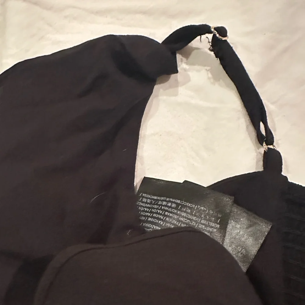 GUESS Womens Charissa Black Off-the-shoulder Knot-front Crop Top XS $58 - Picture 9 of 10